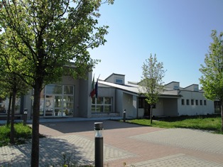 ingresso principale della scuola Cecchi